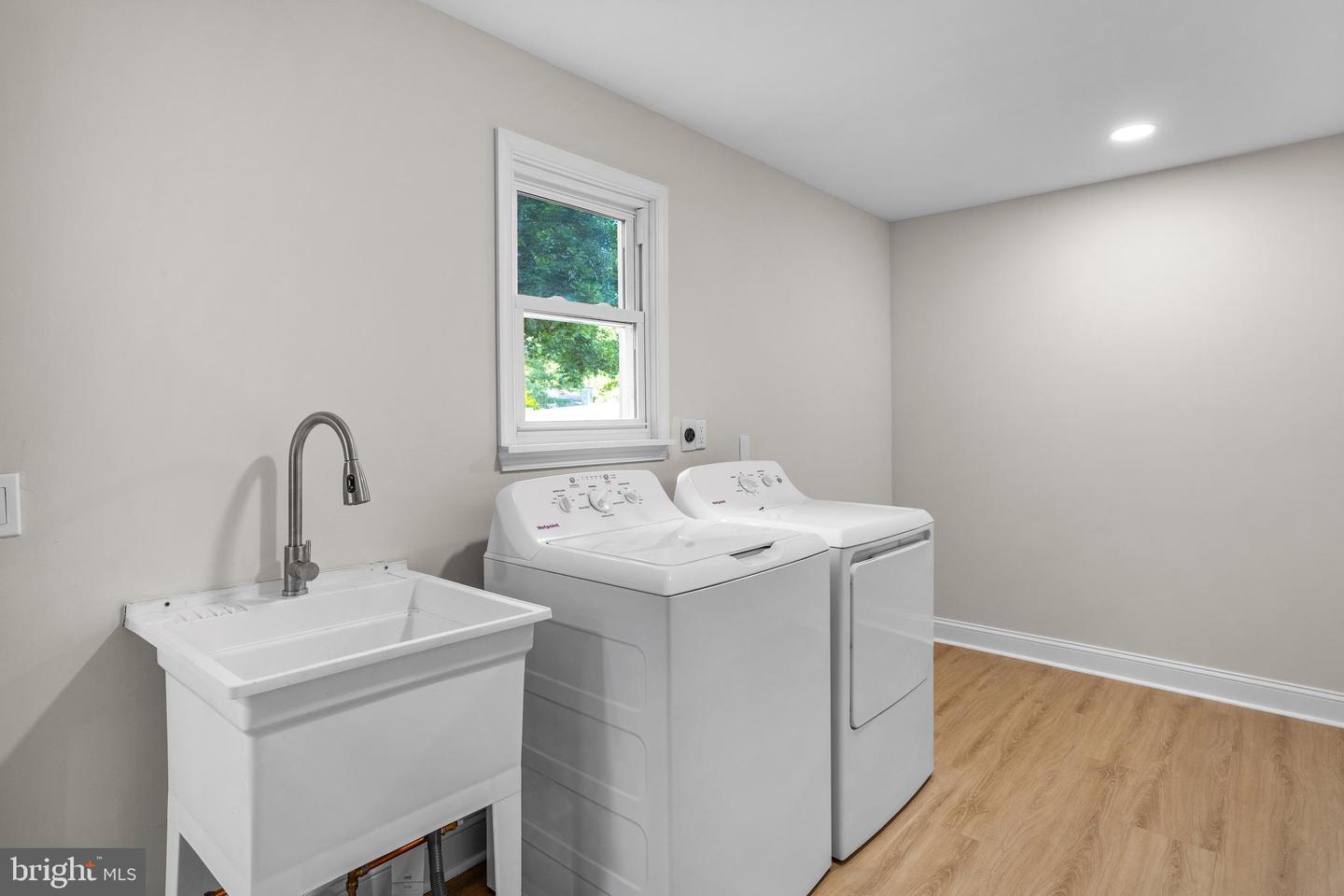 682 Woodlyn Dr Property Photo 23