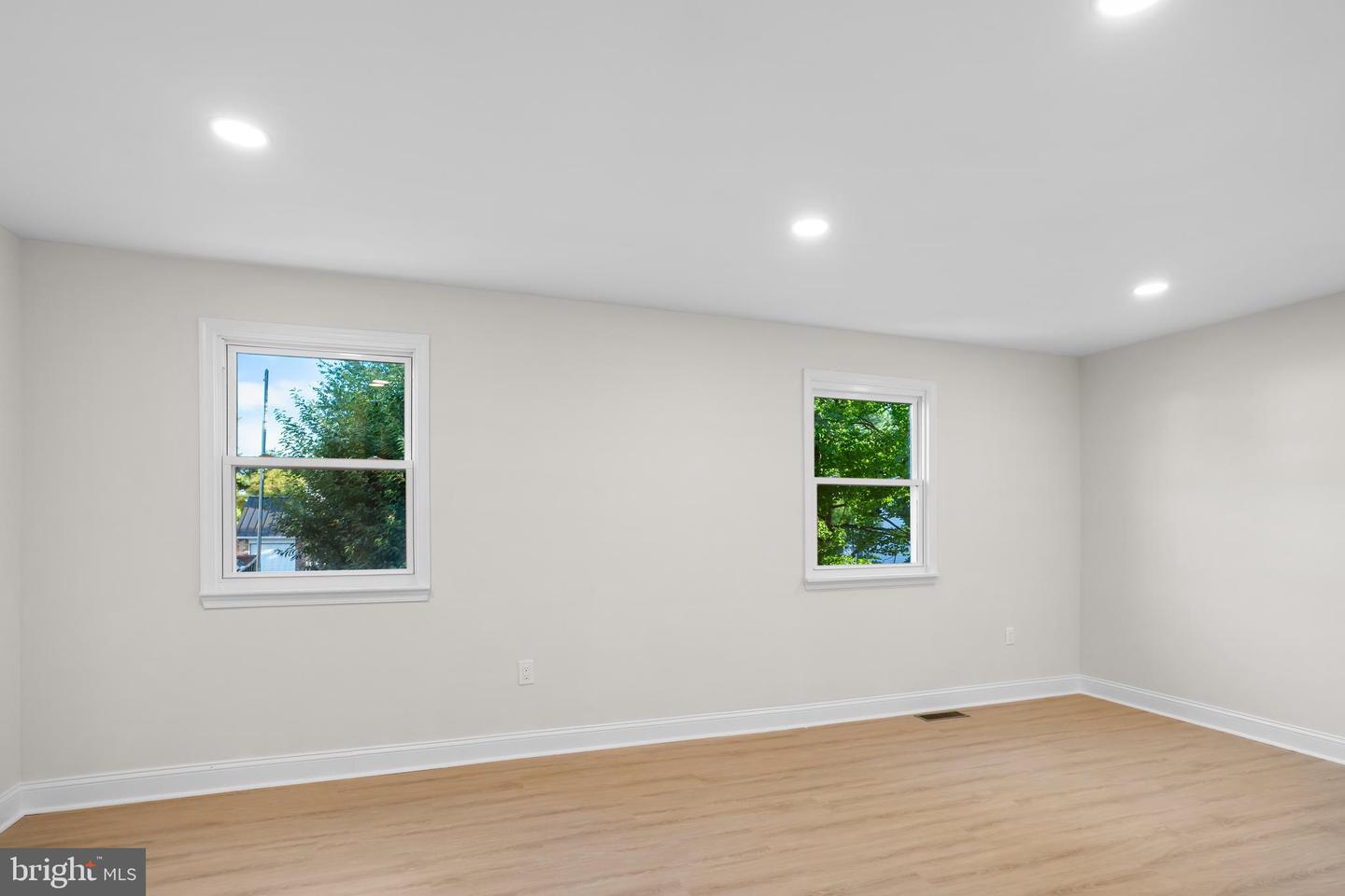 682 Woodlyn Dr Property Photo 28