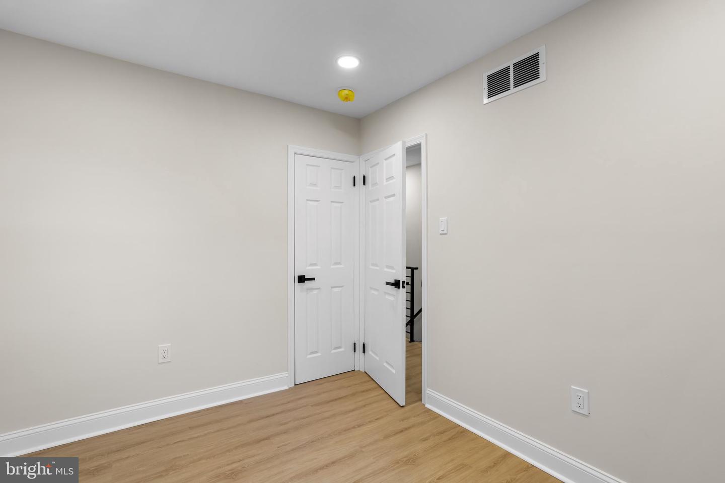 682 Woodlyn Dr Property Photo 32
