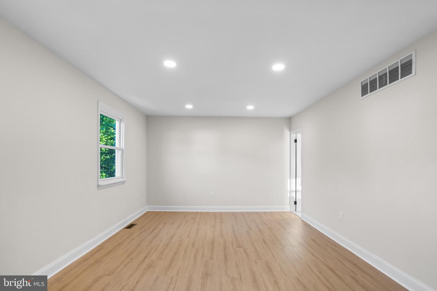 682 Woodlyn Dr Property Photo 39