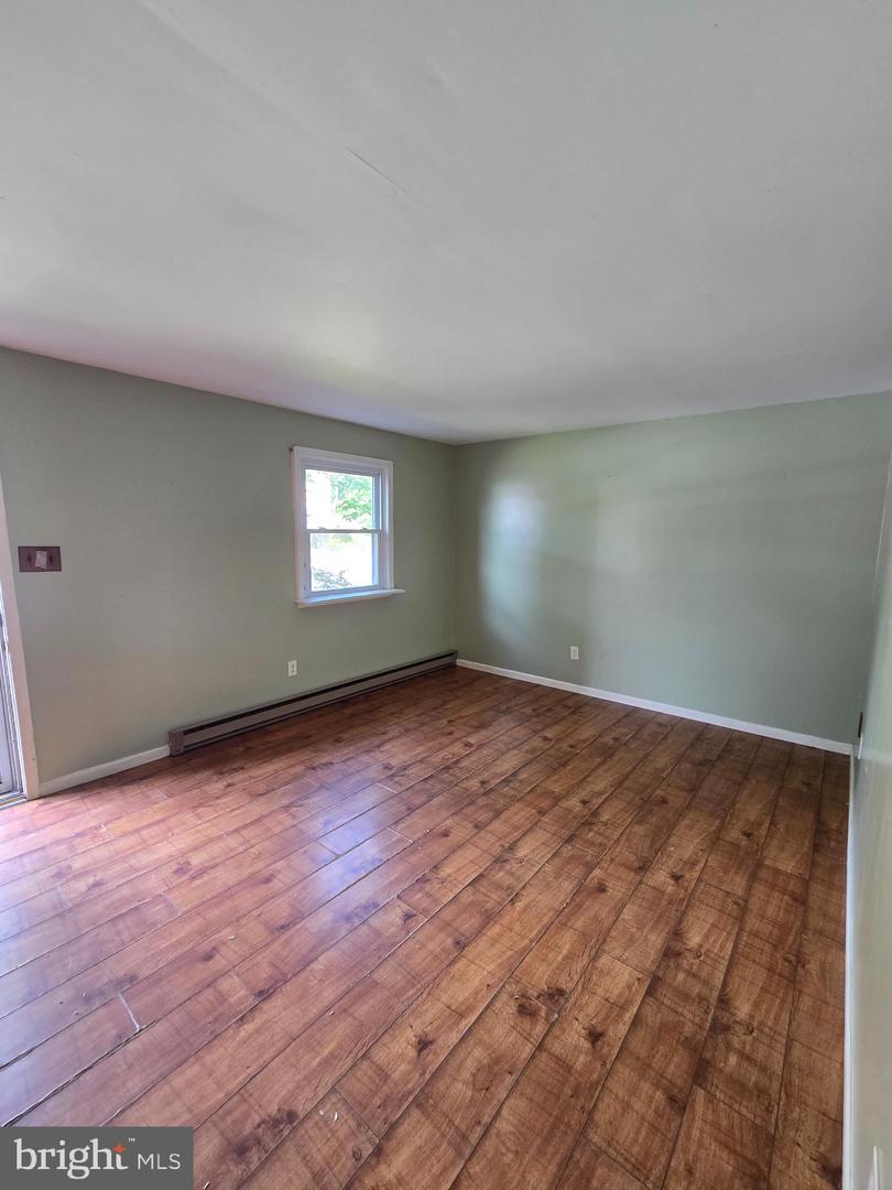 160 Hughes Ave Property Photo 11