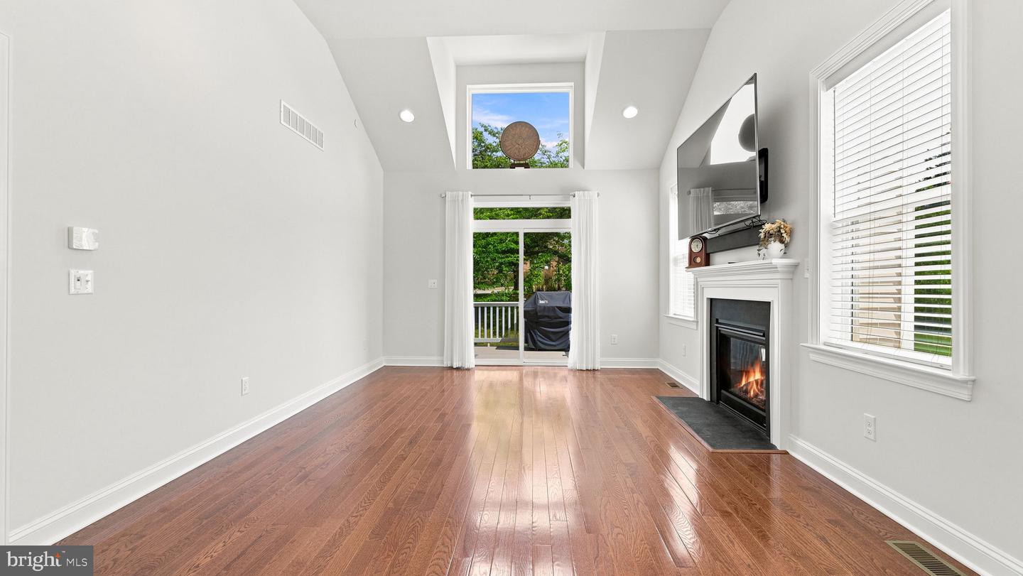 23 Swan Ln Property Photo 9
