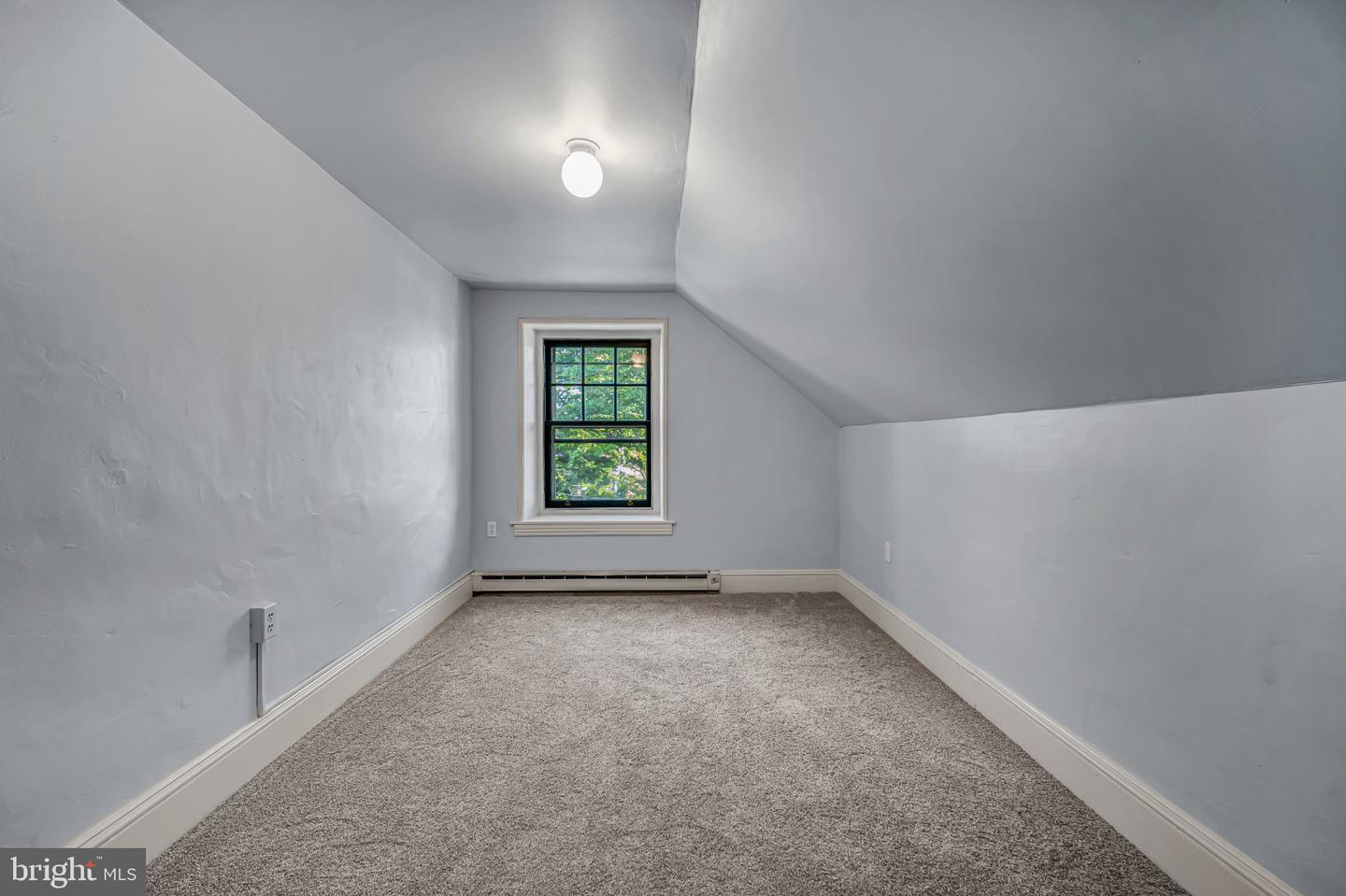 121 W Oakland Ave Property Photo 31