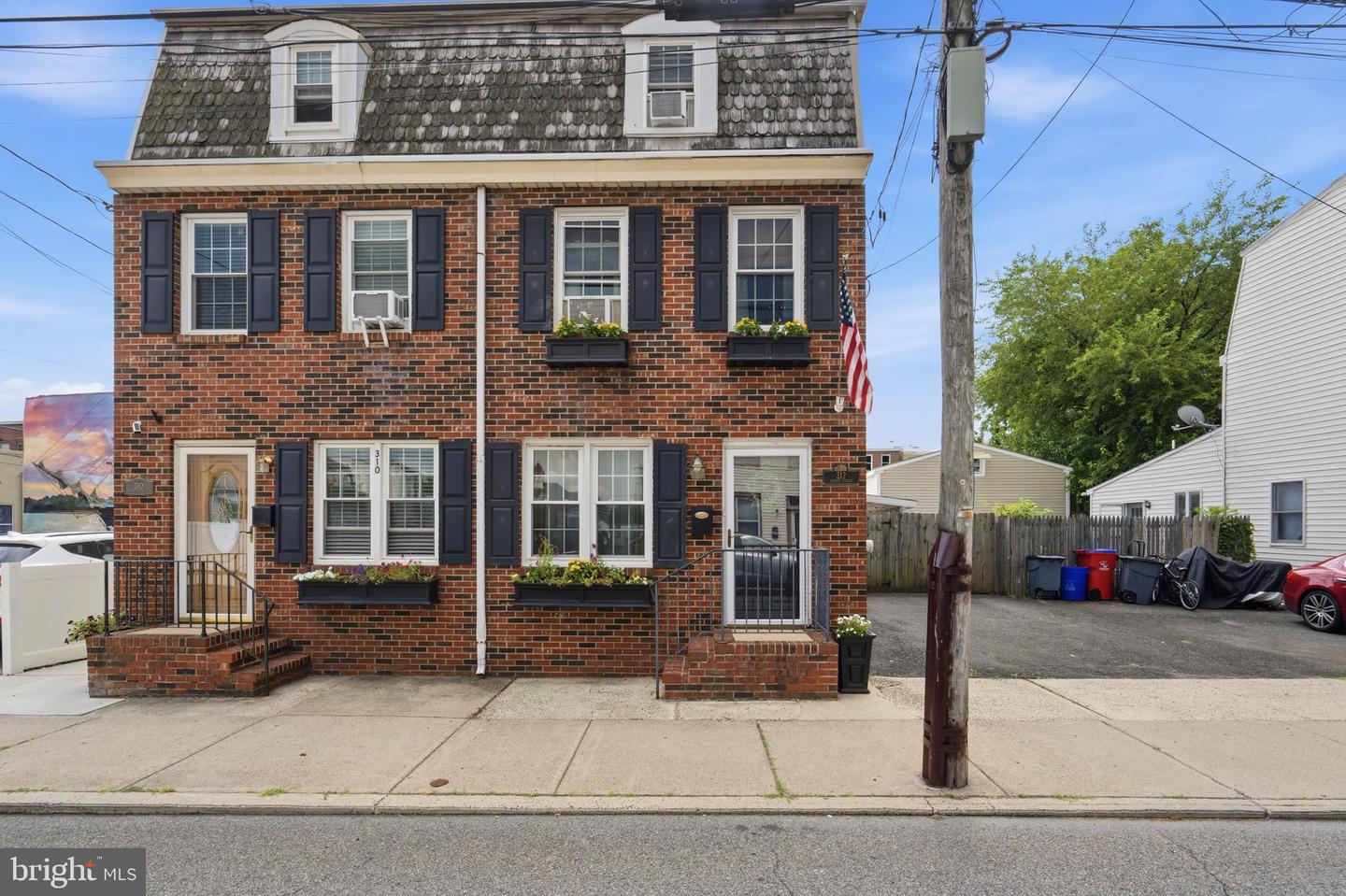 312 MARKET ST Property Photo 1