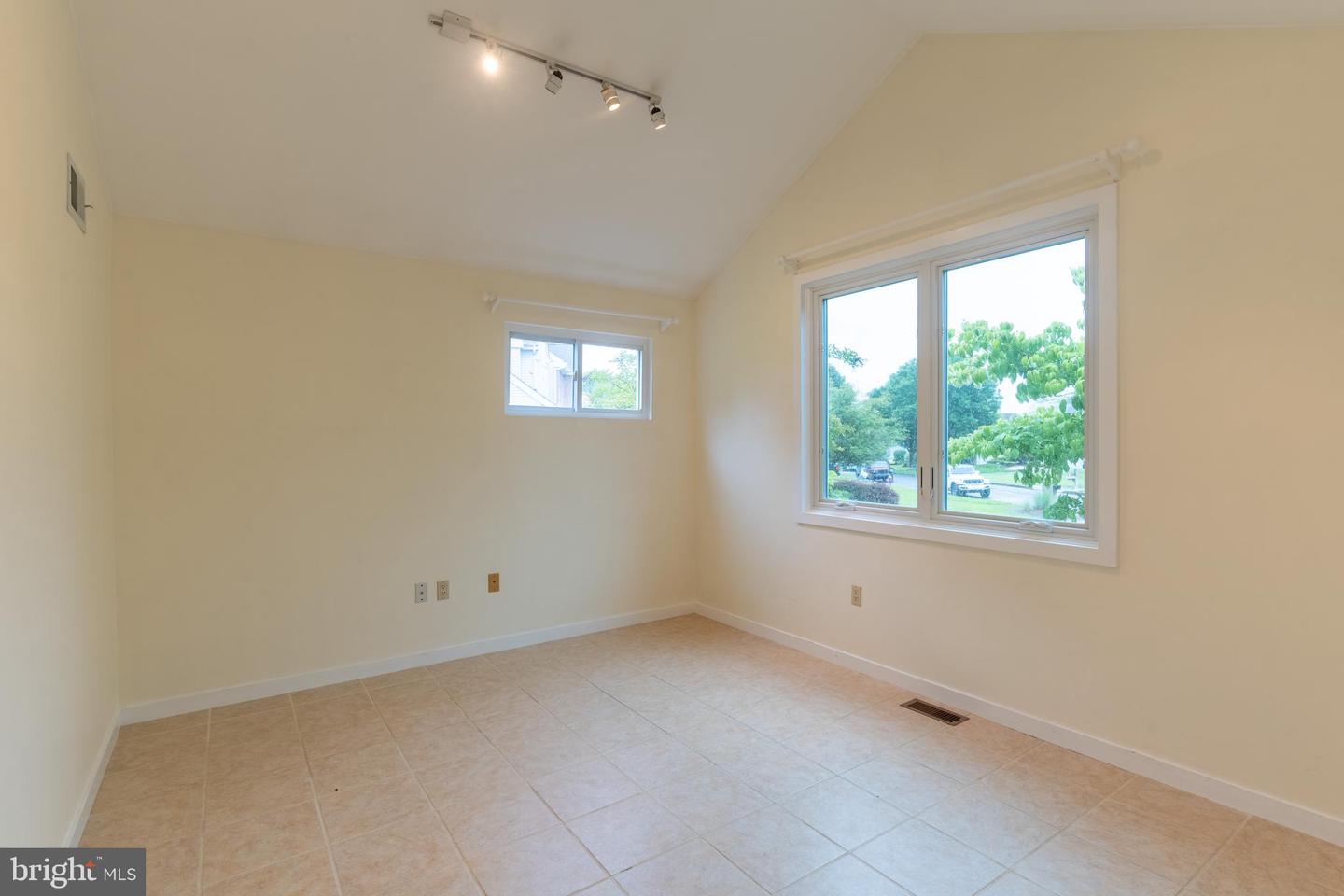 56 W Windrose Dr Property Photo 8
