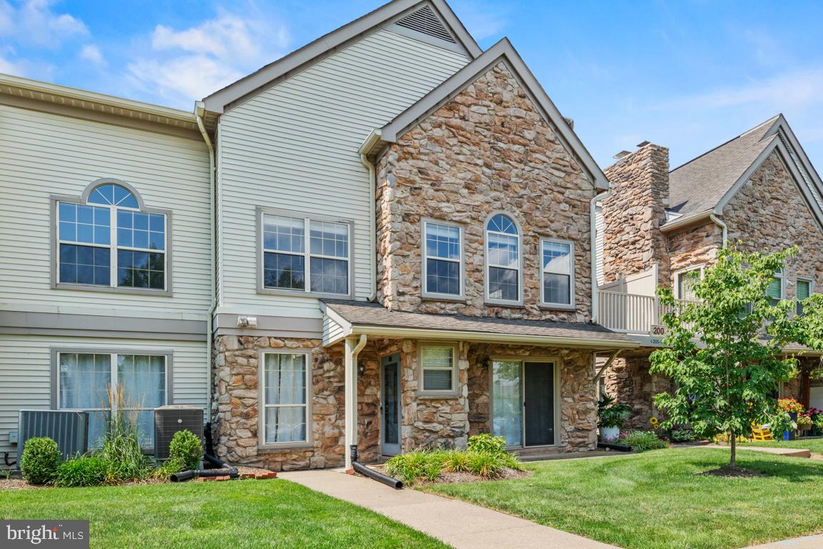 206 REMINGTON CT