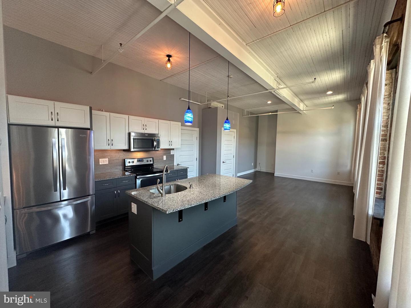 820 W Market St #2a Property Photo 6
