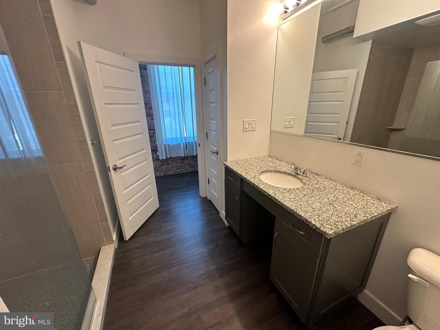 820 W Market St #2a Property Photo 15