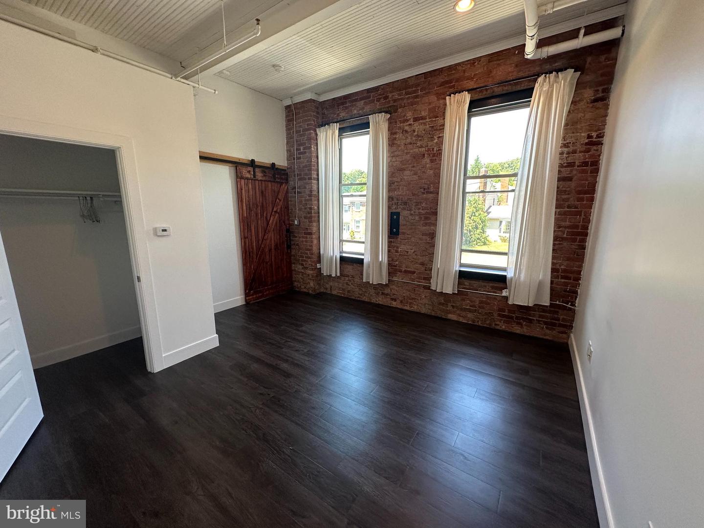 820 W Market St #2a Property Photo 18