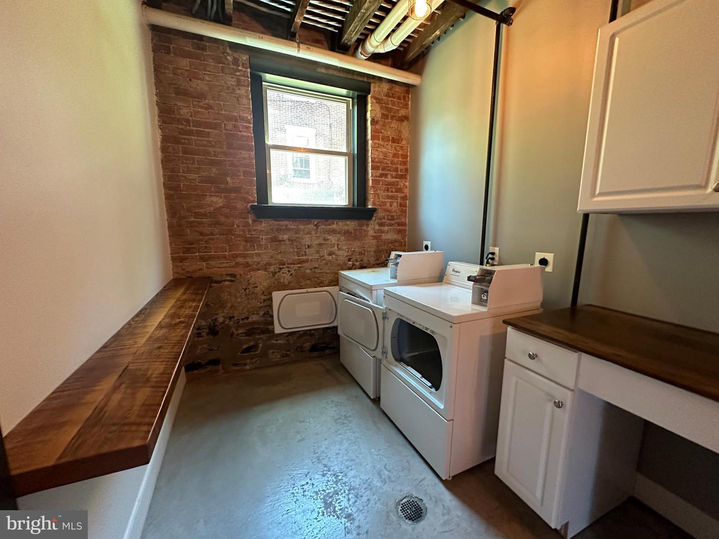 820 W Market St #2a Property Photo 25