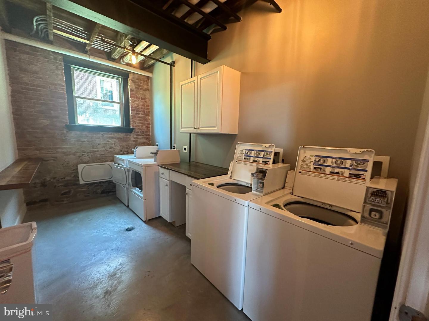 820 W Market St #2a Property Photo 26
