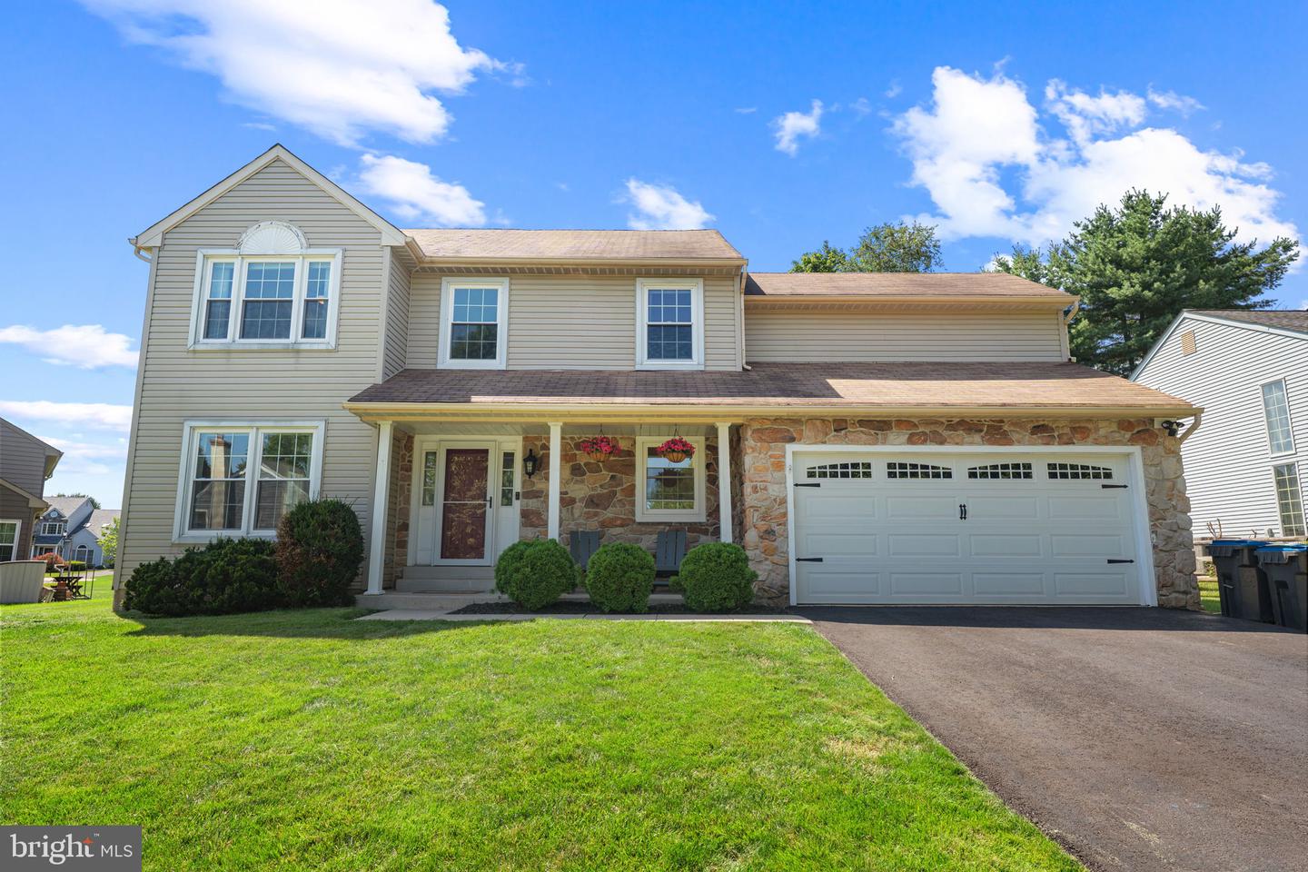 209 E FAIRWOOD DR