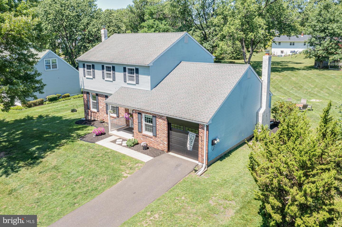 327 Lenape Ln Property Photo 2