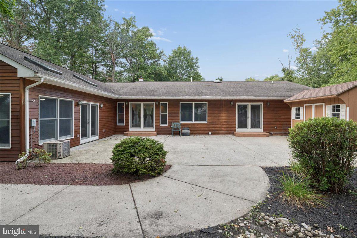 1373 Oxford Valley Rd Property Photo 10