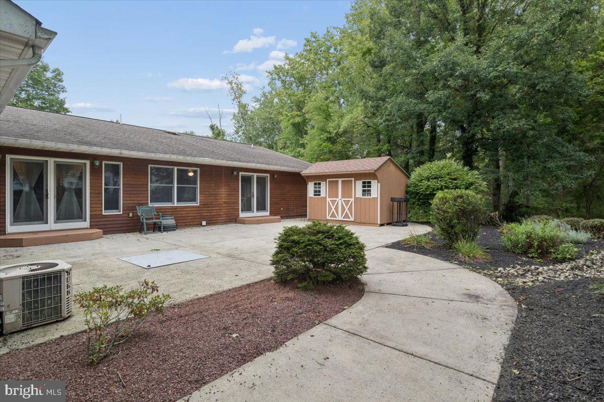 1373 Oxford Valley Rd Property Photo 11