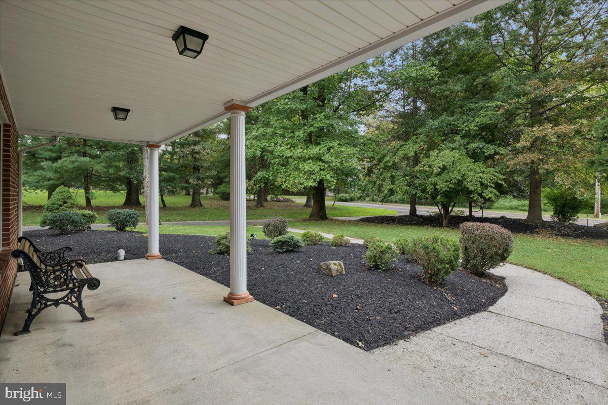1373 Oxford Valley Rd Property Photo 12