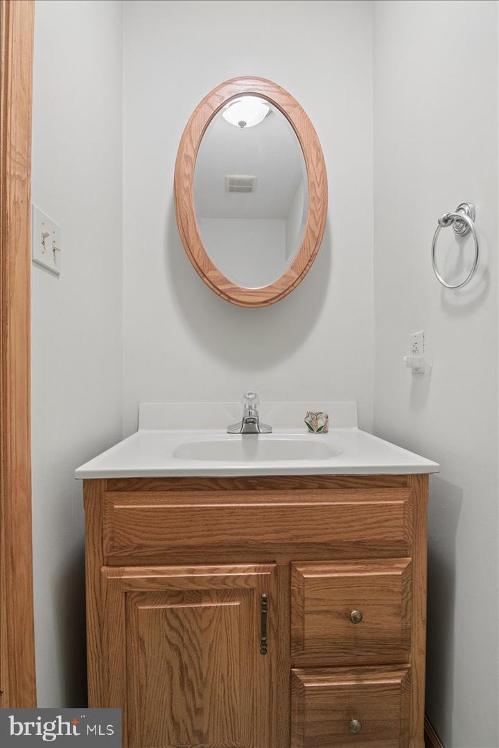 1373 Oxford Valley Rd Property Photo 40