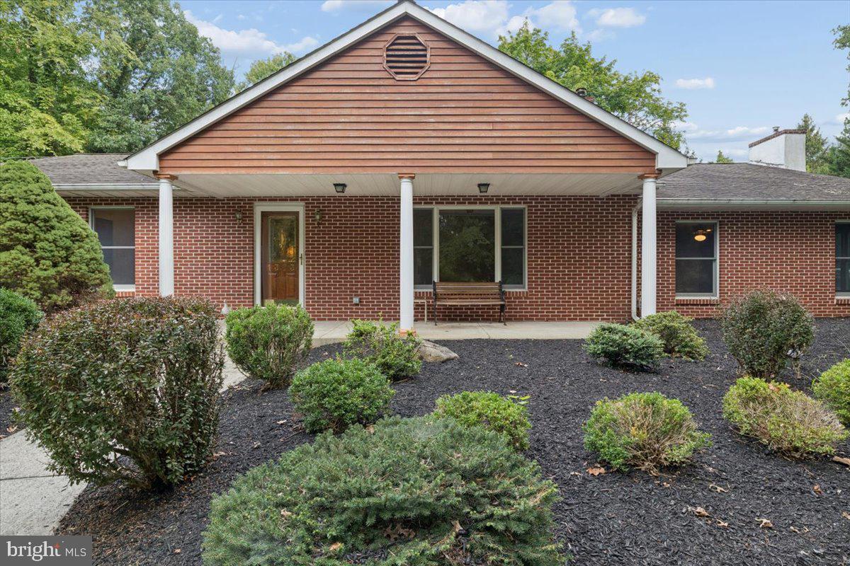 1373 Oxford Valley Rd Property Photo 44