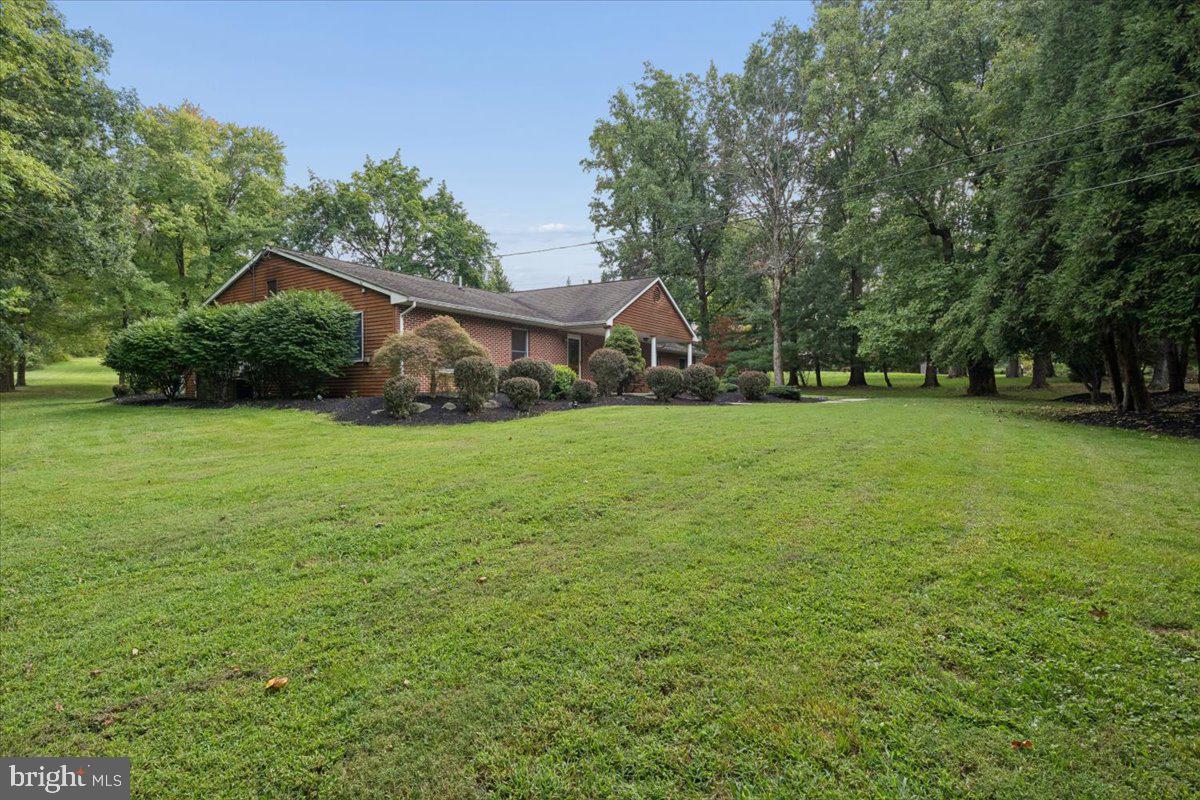 1373 Oxford Valley Rd Property Photo 45