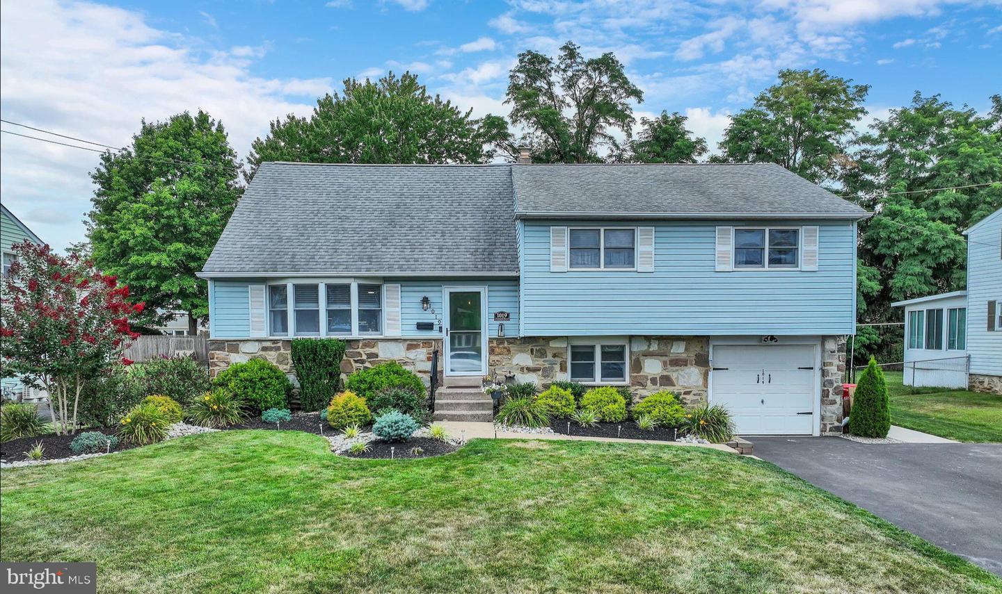 1019 HOWARD RD