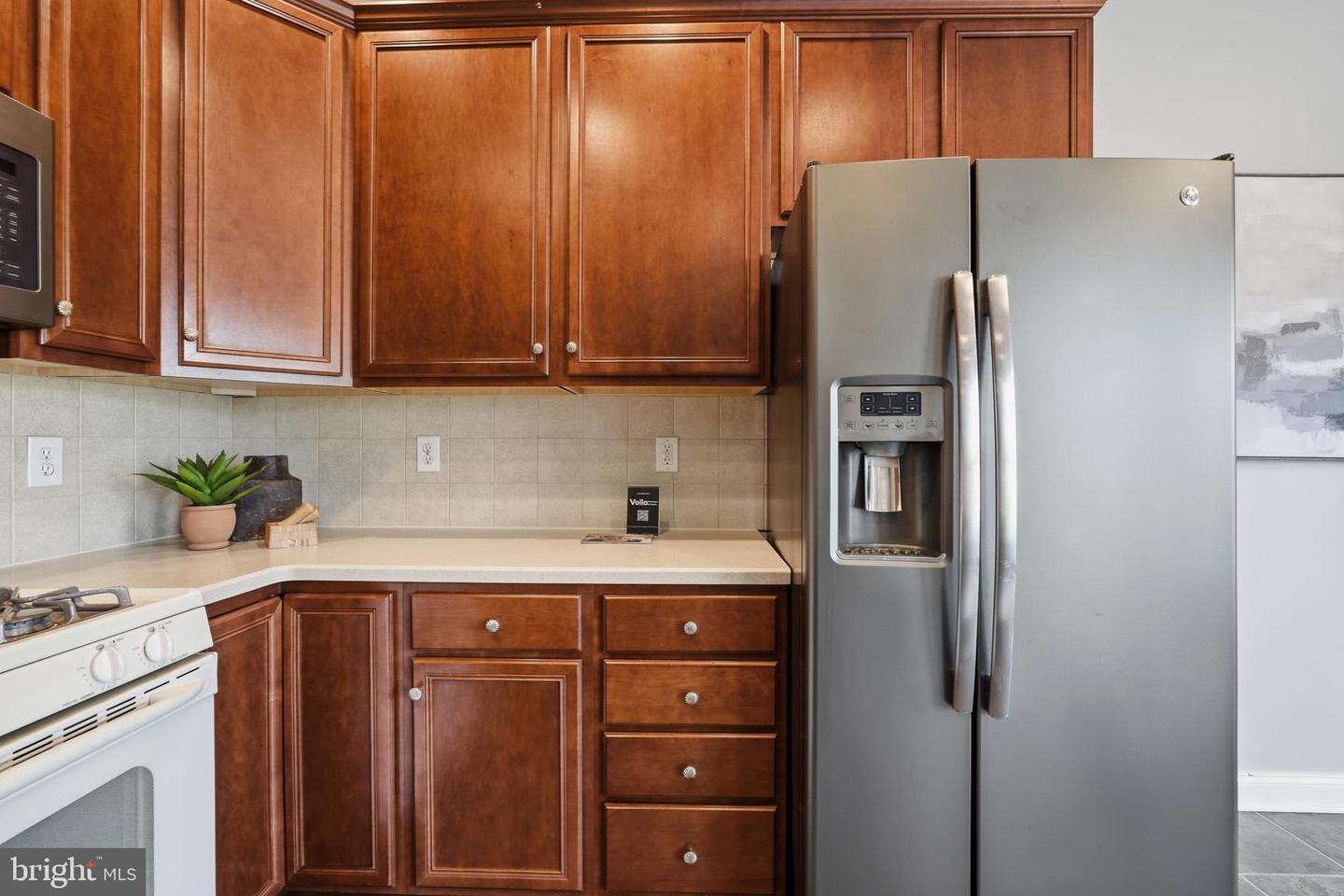 2297 Dorchester St W Property Photo 12