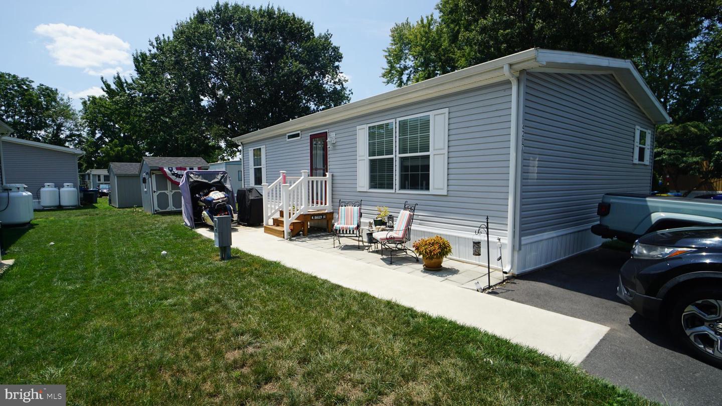 4207 Darby Dr Property Photo 1