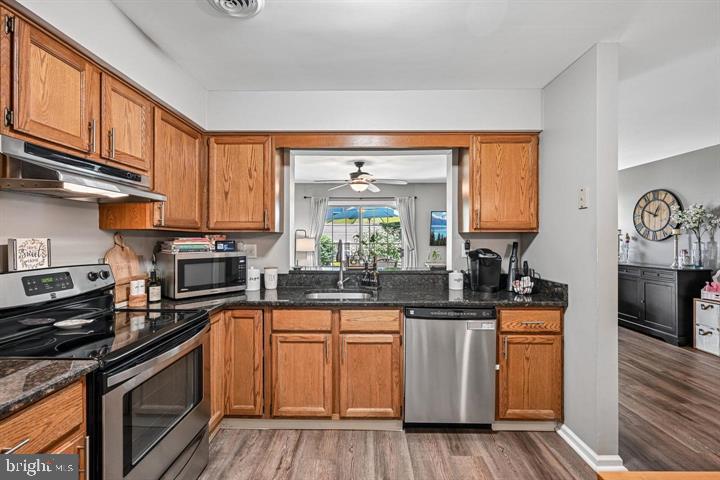 184 Victoria Ct Property Photo 3