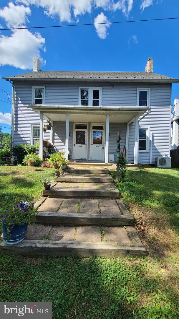 3213 WALNUT ST Property Photo 1