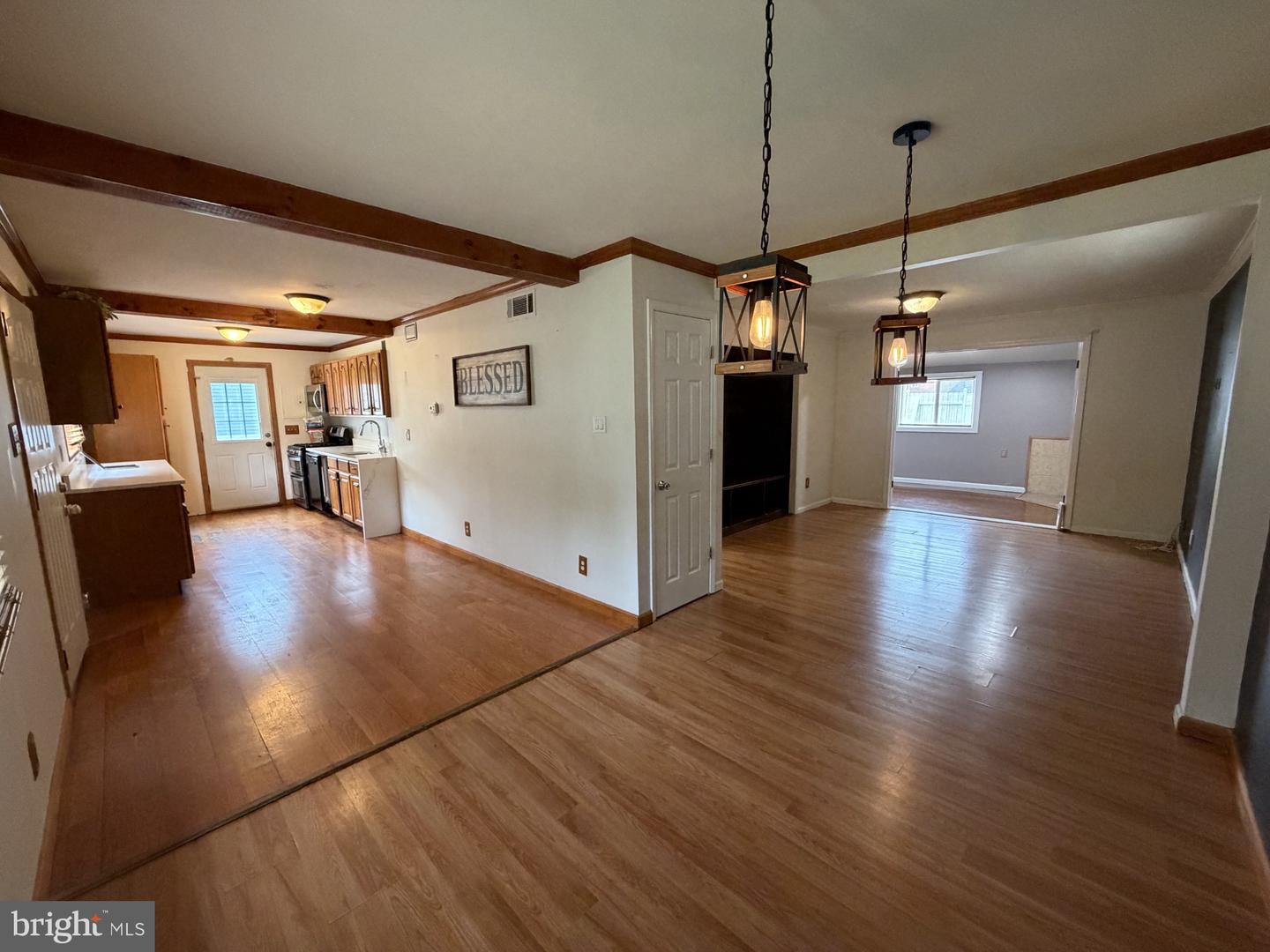 609 Fairhill Rd Property Photo 4
