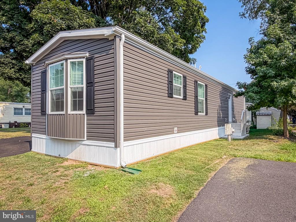 4128 Davis Dr Property Photo 3