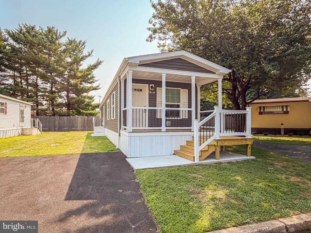 4107 Davis Dr Property Photo 2