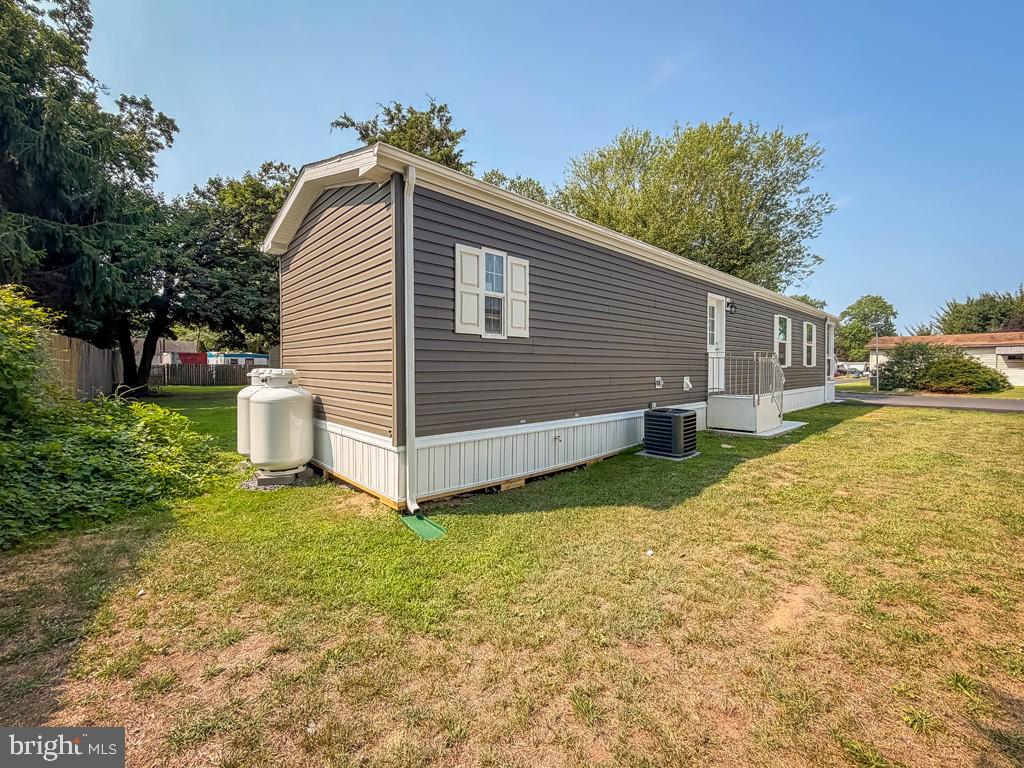 4107 Davis Dr Property Photo 3