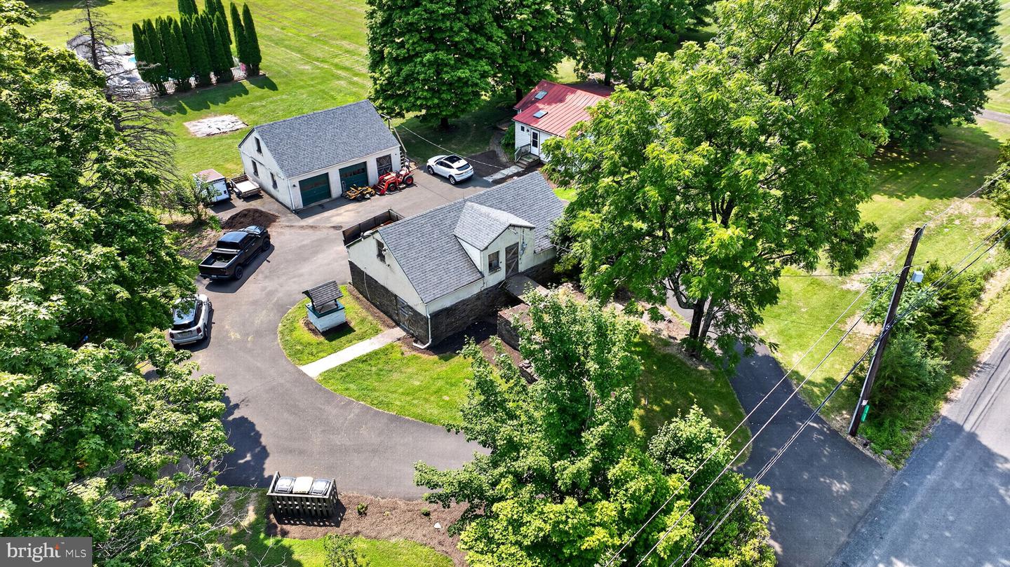 5842 Township Line Rd Property Photo 34