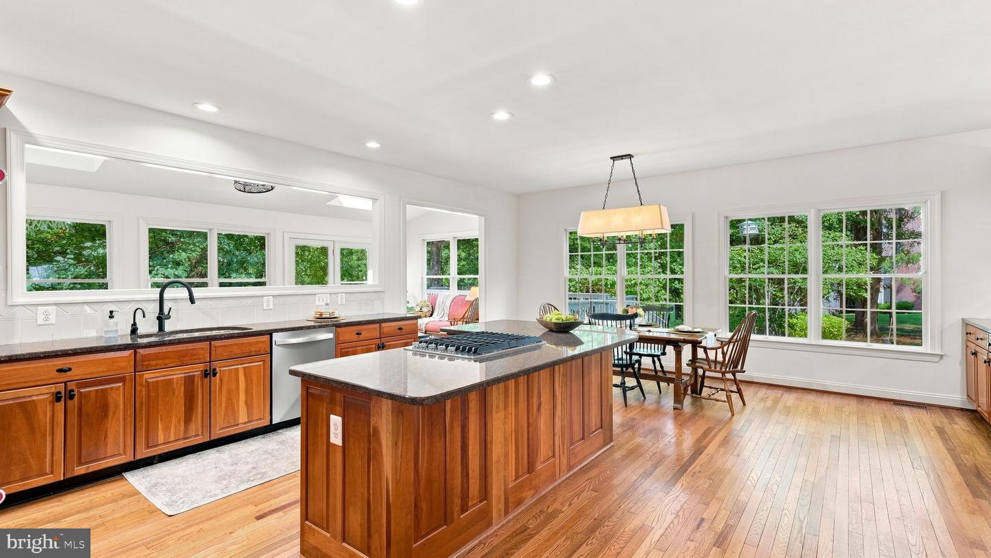 48 Woodside Ln Property Photo 15