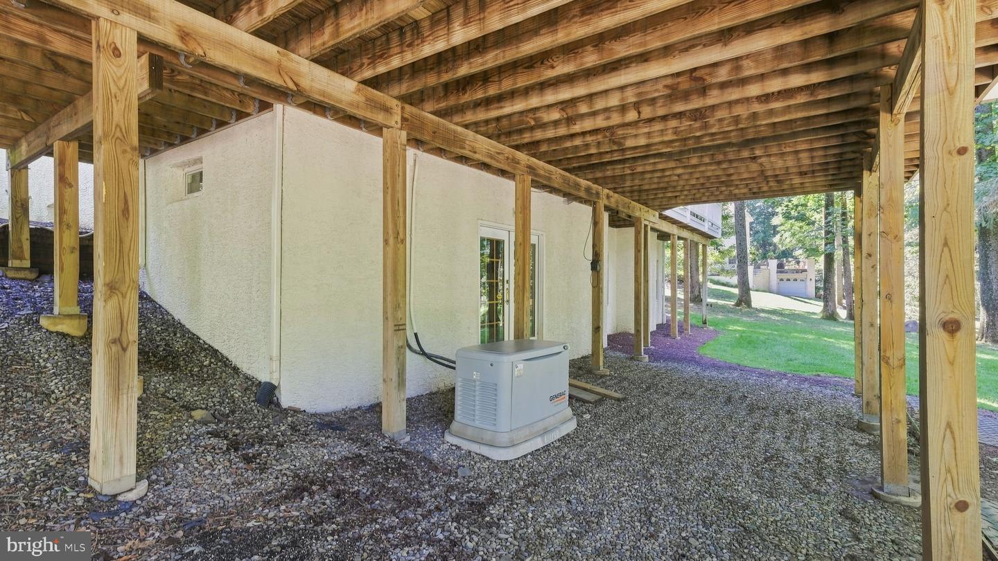 48 Woodside Ln Property Photo 63
