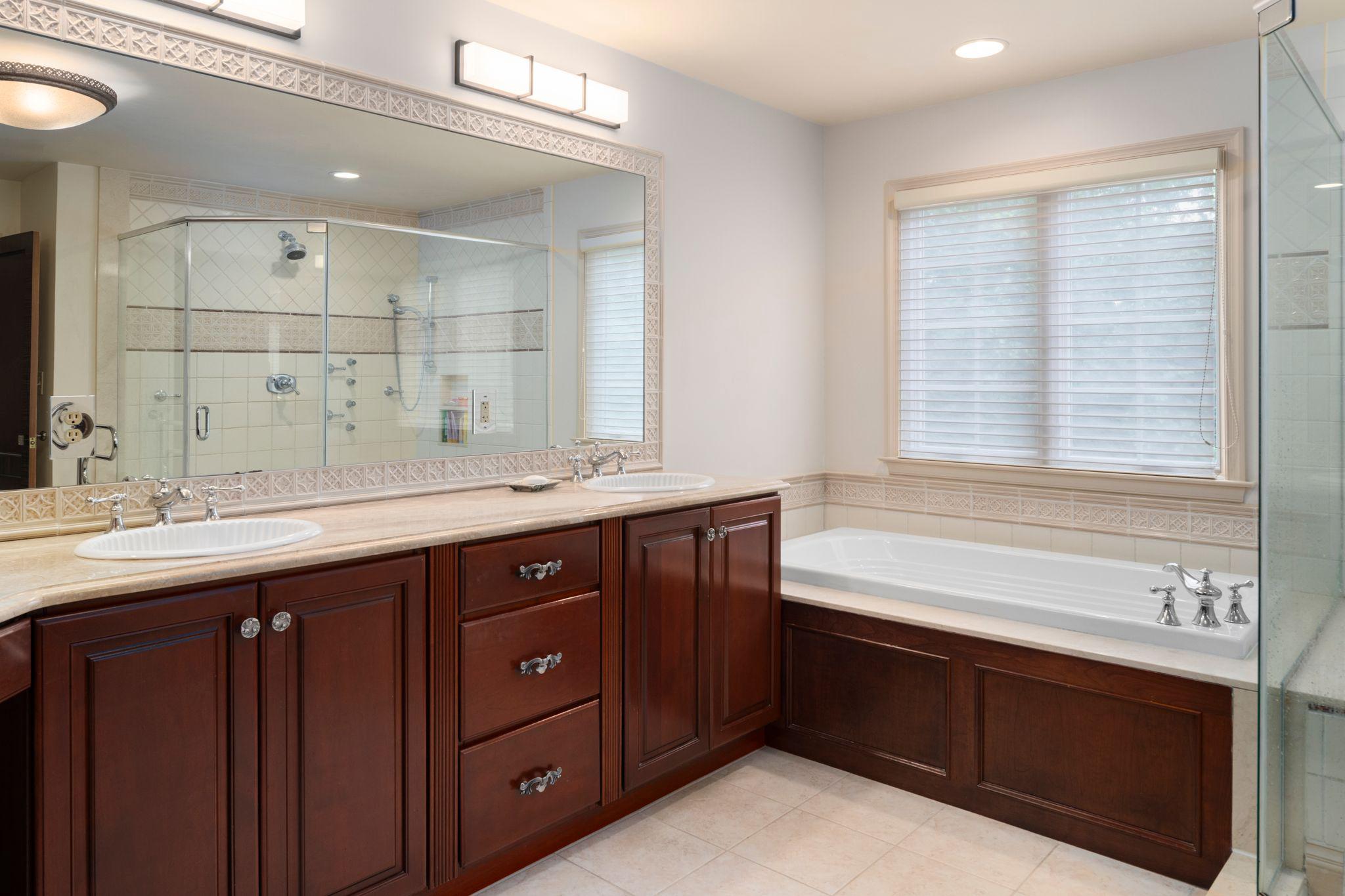 14 Longmeadow St Property Photo 44