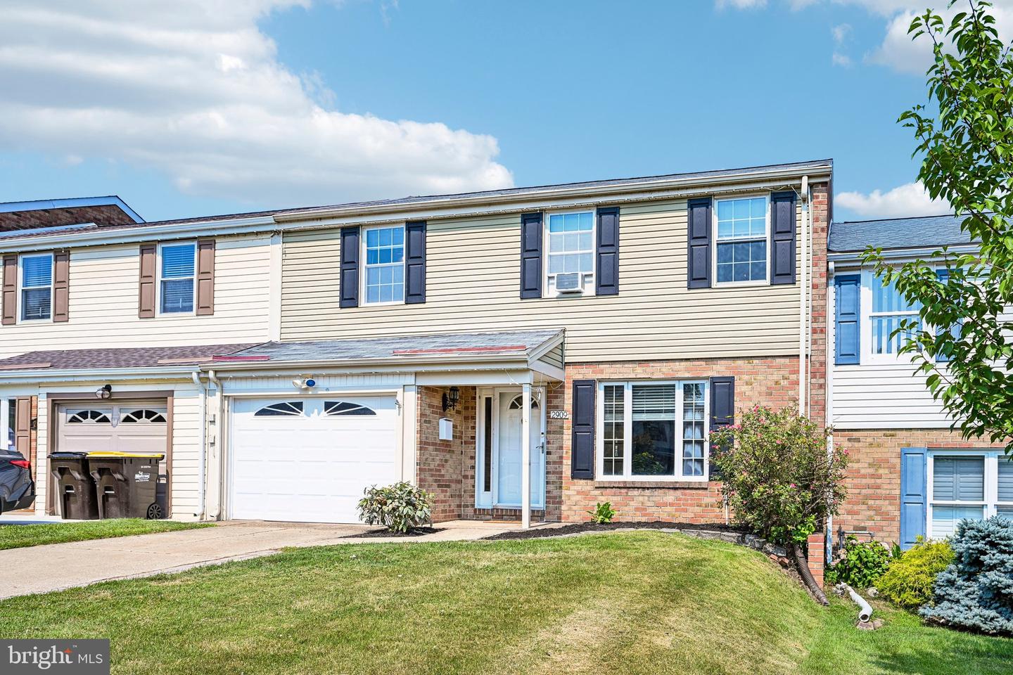 2909 BUNKER HILL CT Property Photo 1
