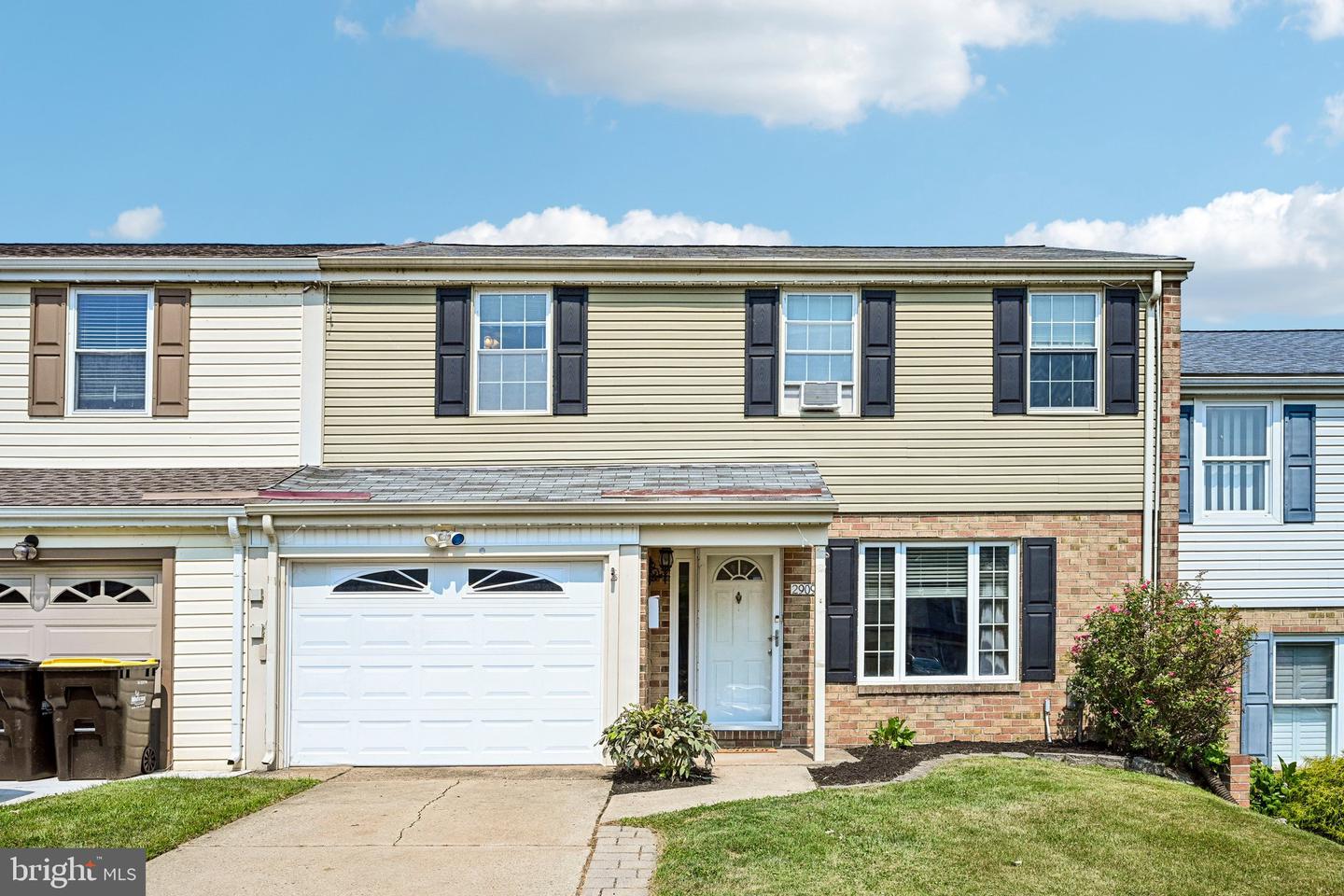 2909 Bunker Hill Ct Property Photo 2