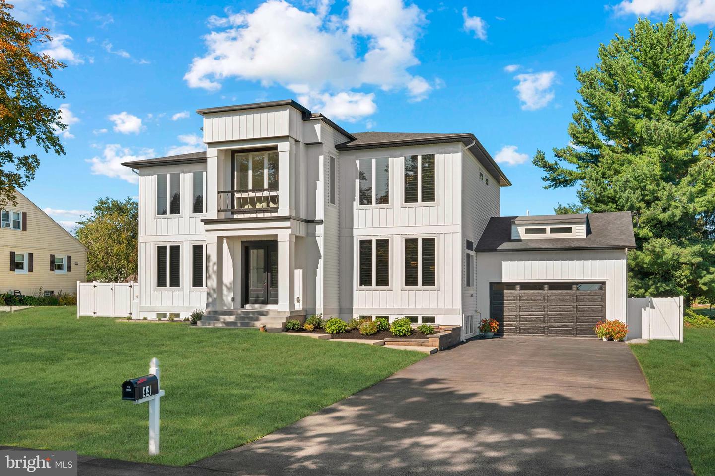 44 PAISLEY RD
