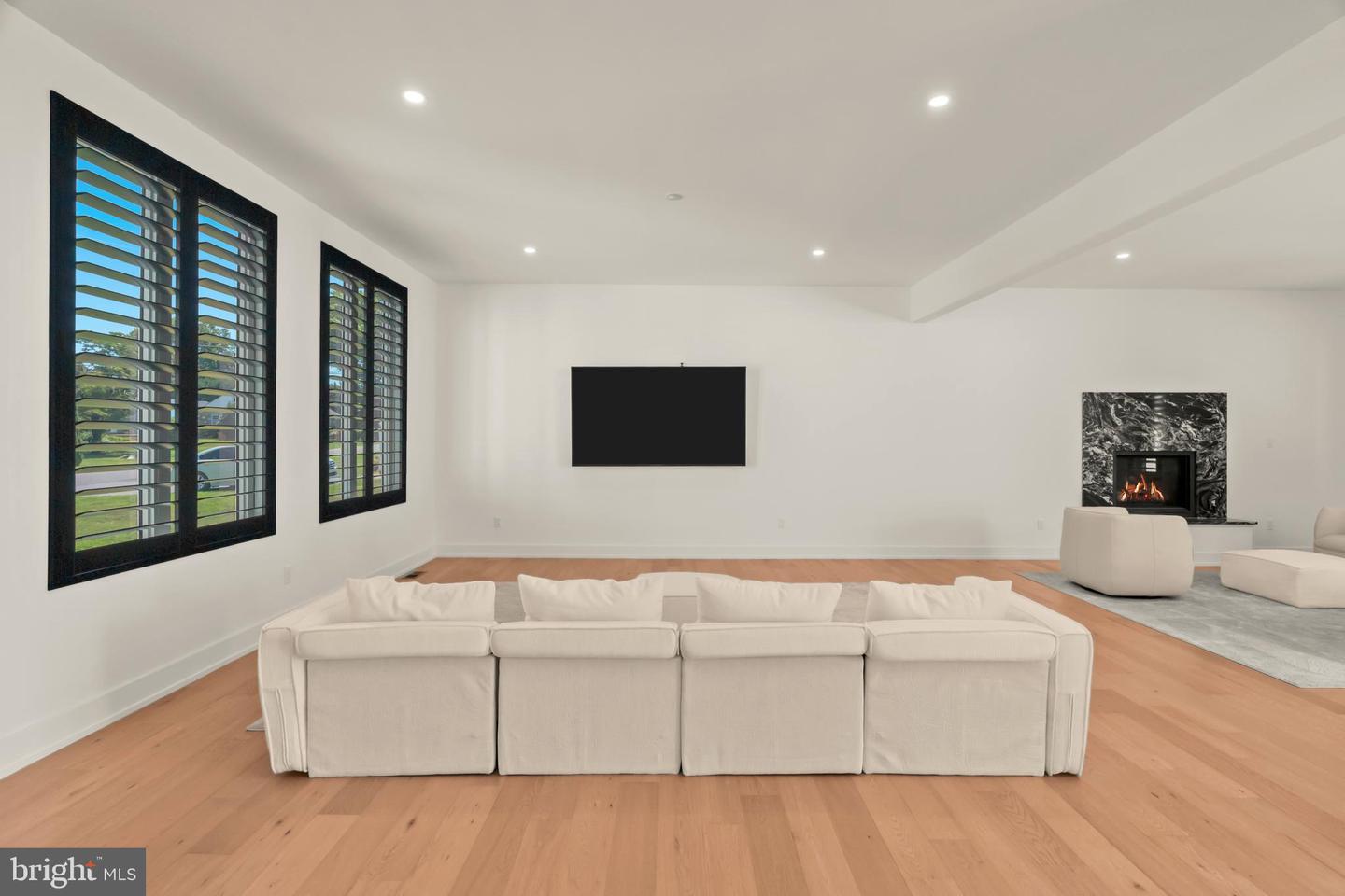 44 Paisley Rd Property Photo 10