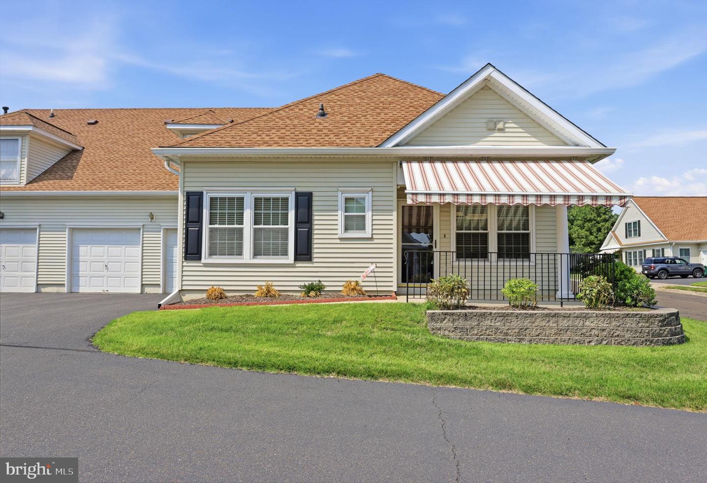 52 AVENROWE CT