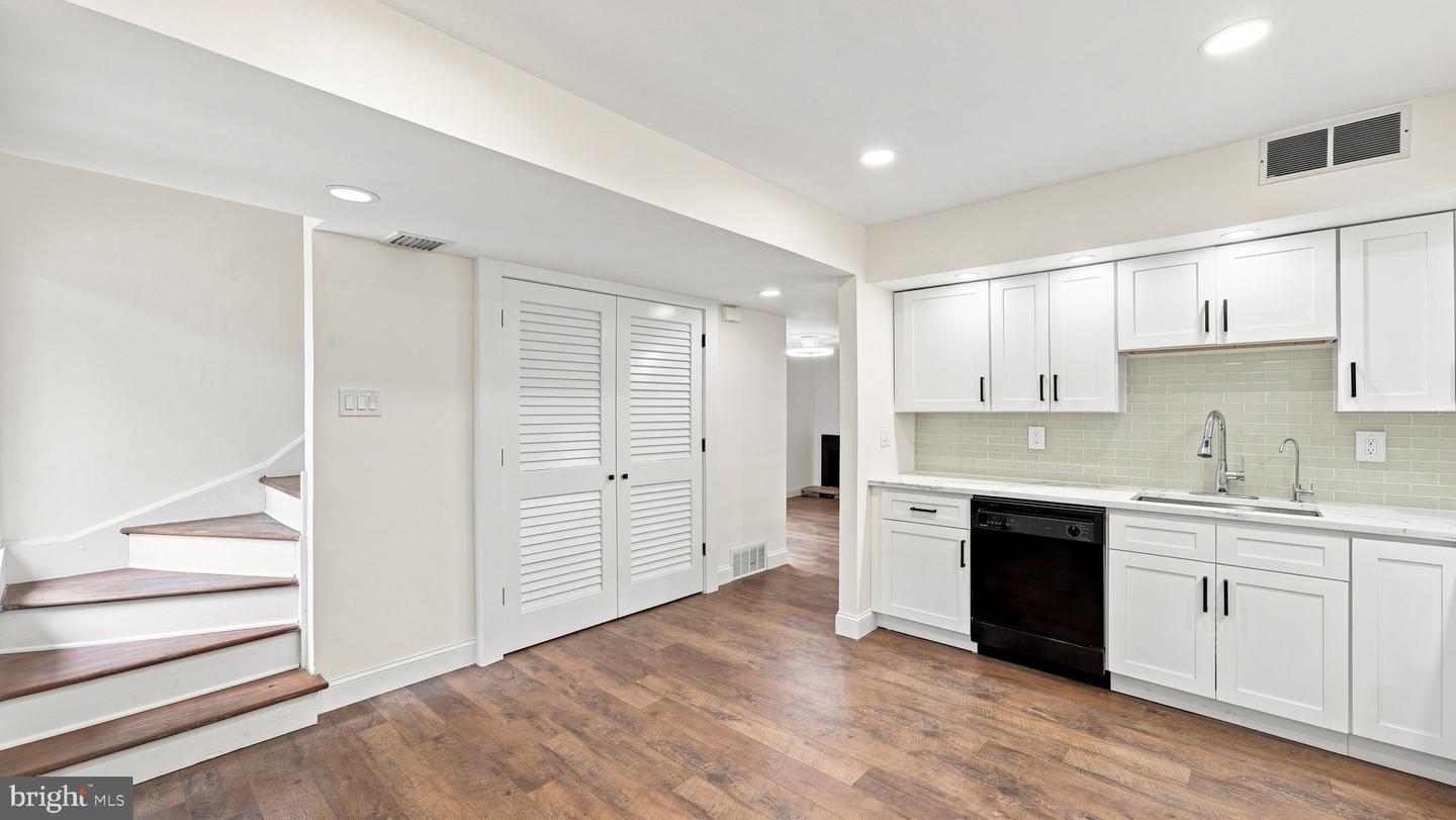 10 Aspen Property Photo 6