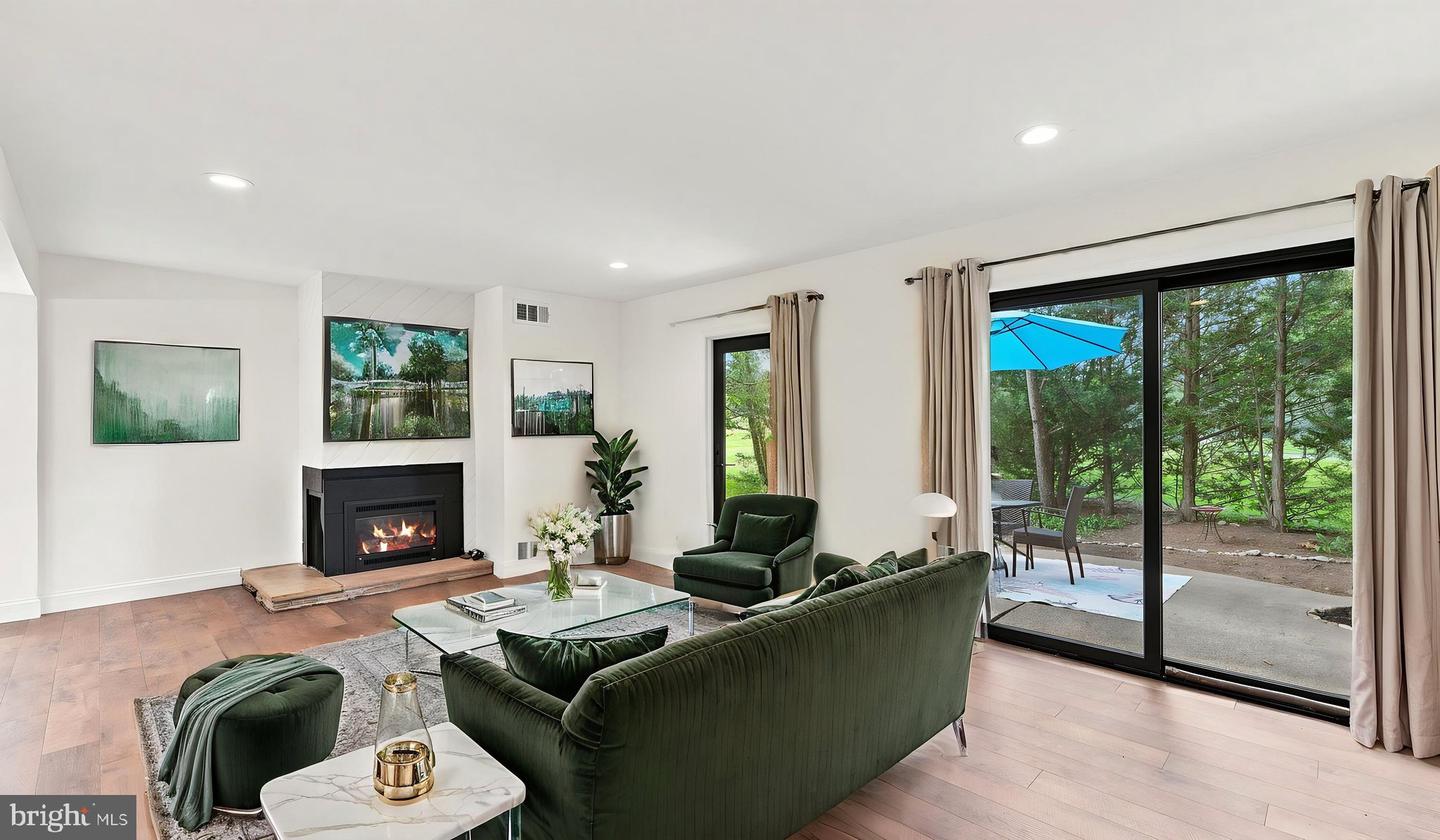 10 Aspen Property Photo 12