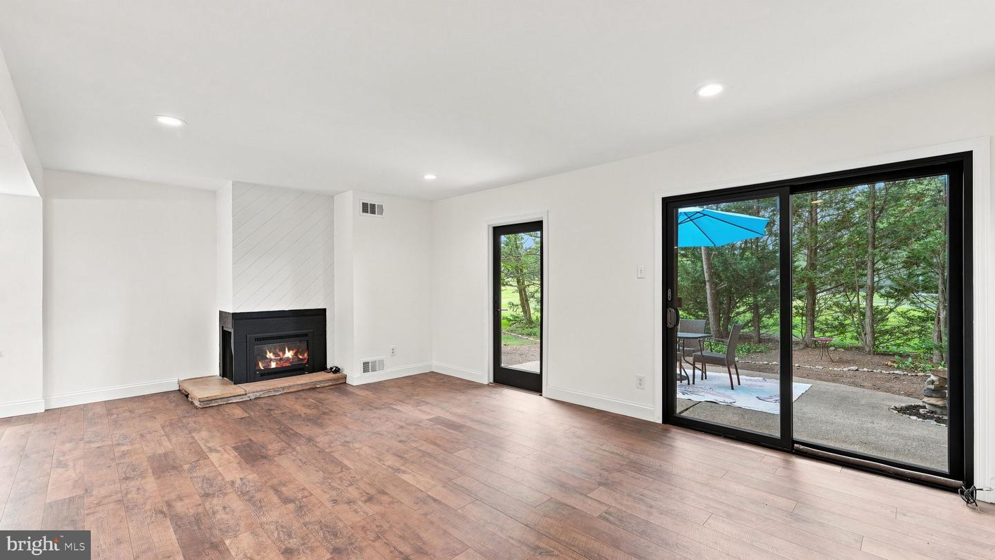 10 Aspen Property Photo 13