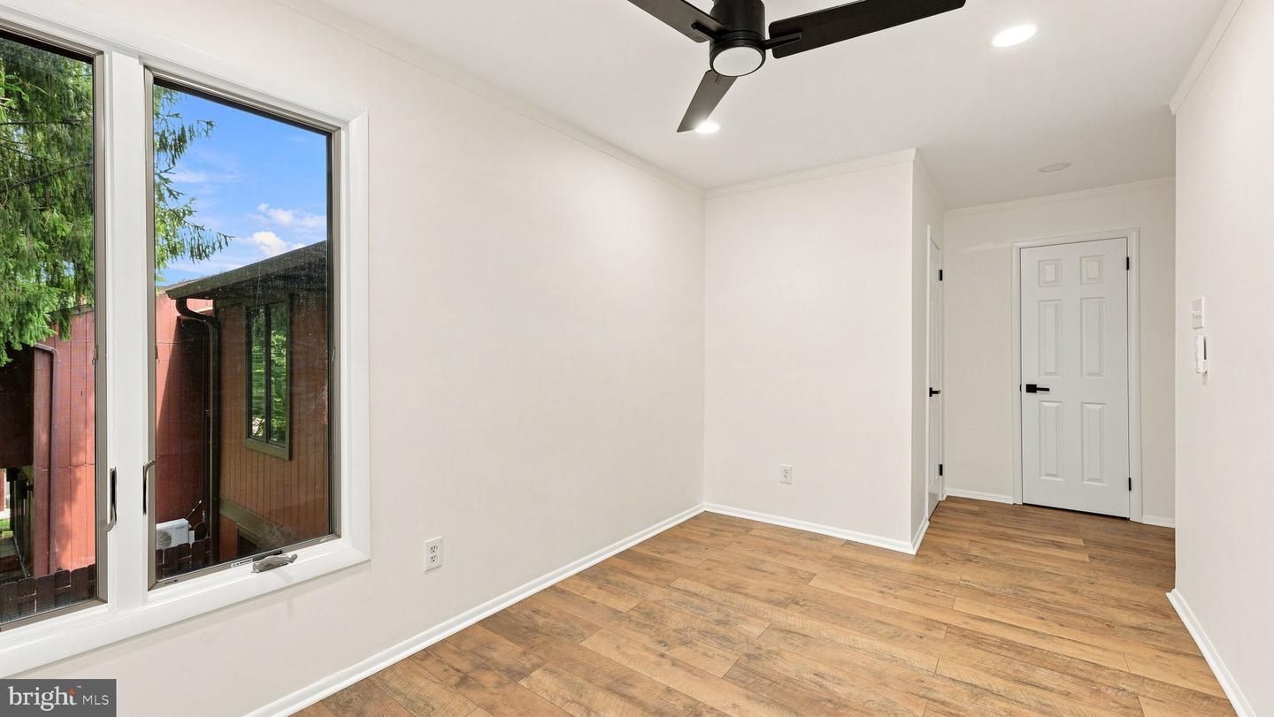 10 Aspen Property Photo 19