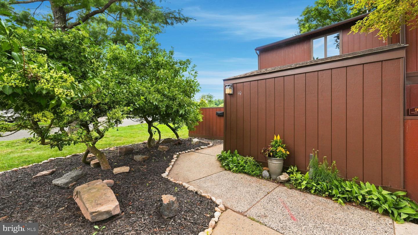 10 Aspen Property Photo 30