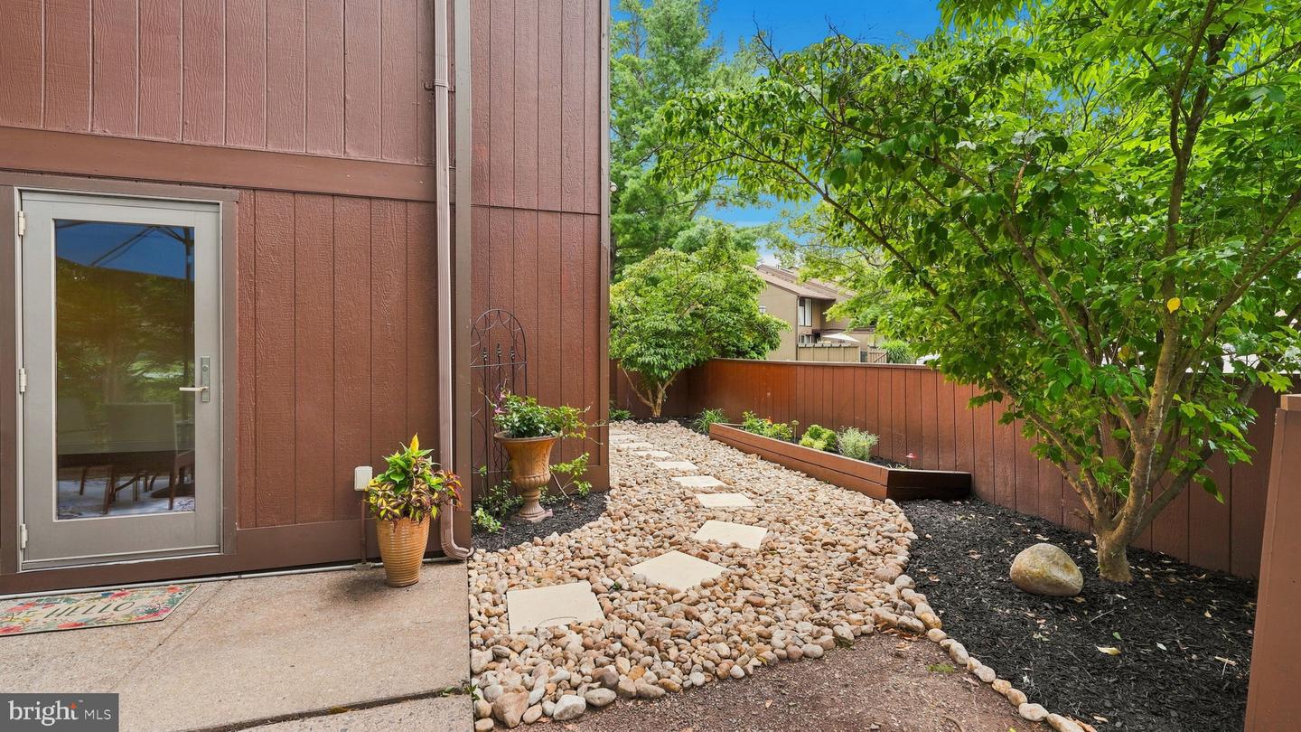 10 Aspen Property Photo 31