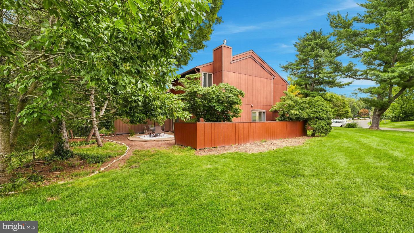 10 Aspen Property Photo 34