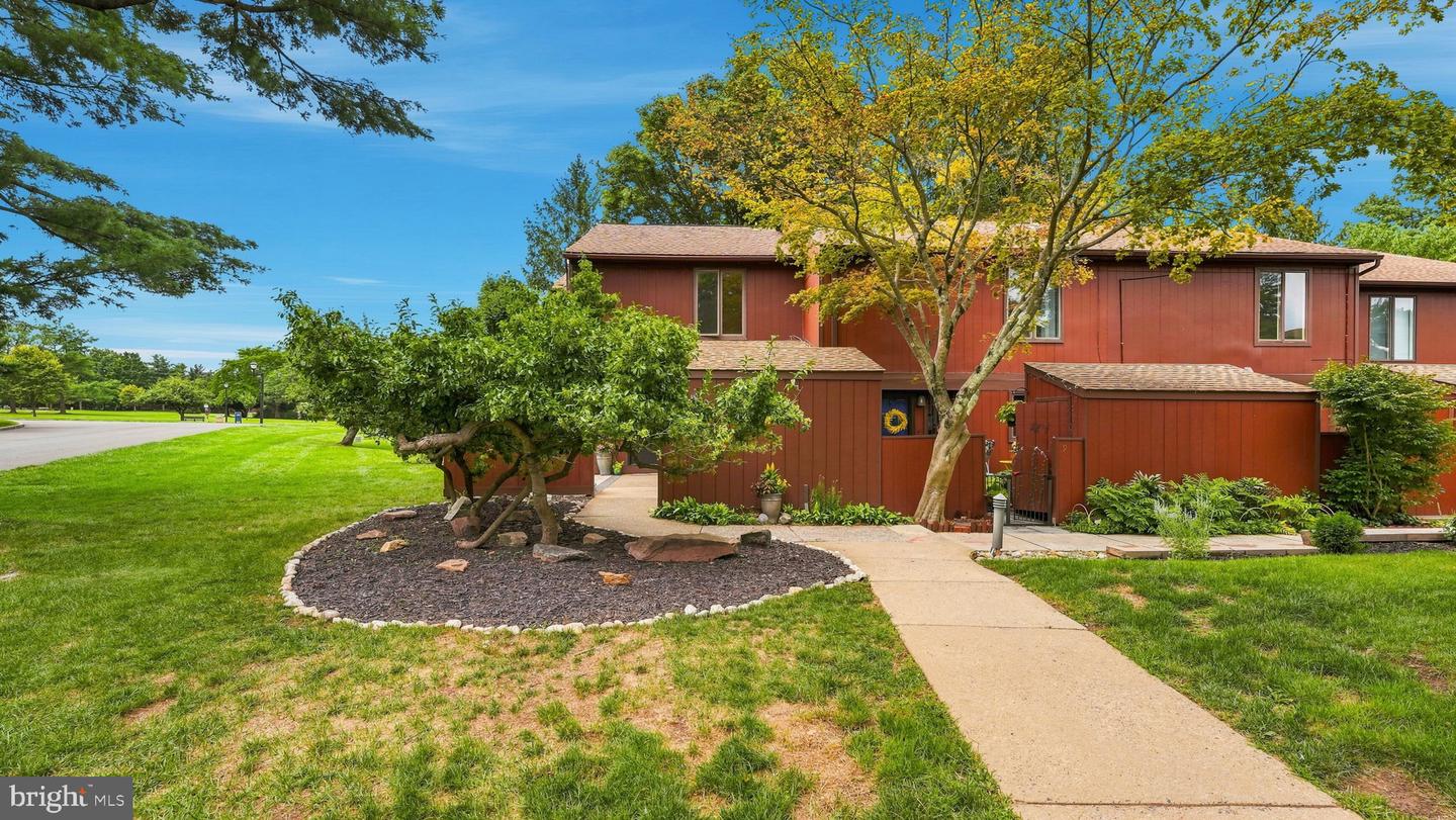 10 Aspen Property Photo 36