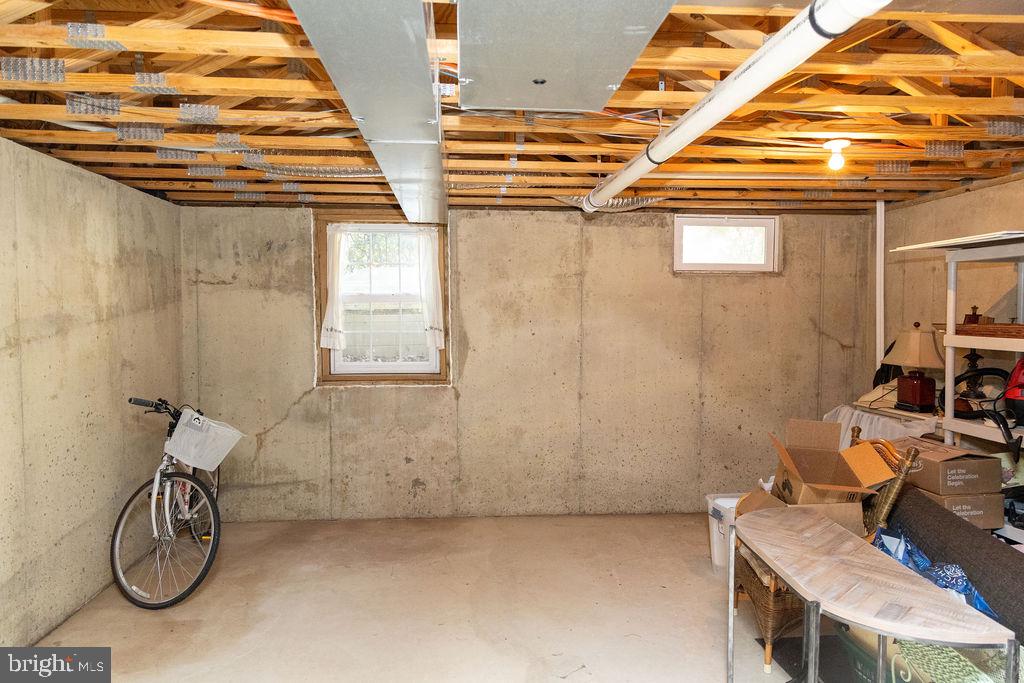 312 Lantern Dr Property Photo 29
